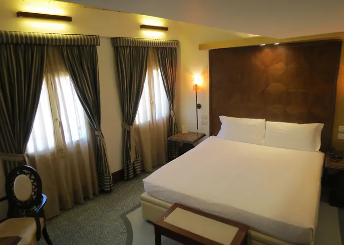 מלון Dei Dragomanni