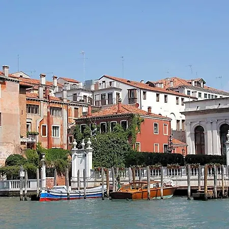 Hotel Dei Dragomanni 4*