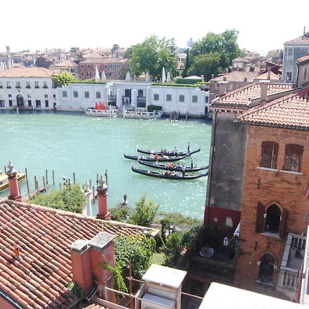 Dei Dragomanni Hotel 4*