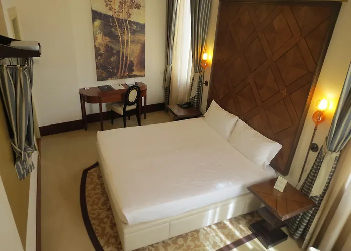 Hotel Dei Dragomanni 4*